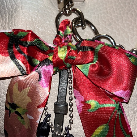 Coach Luggage Tag, Twilly & Pearl Purse Charm/Key Chain - Picture 5 of 7